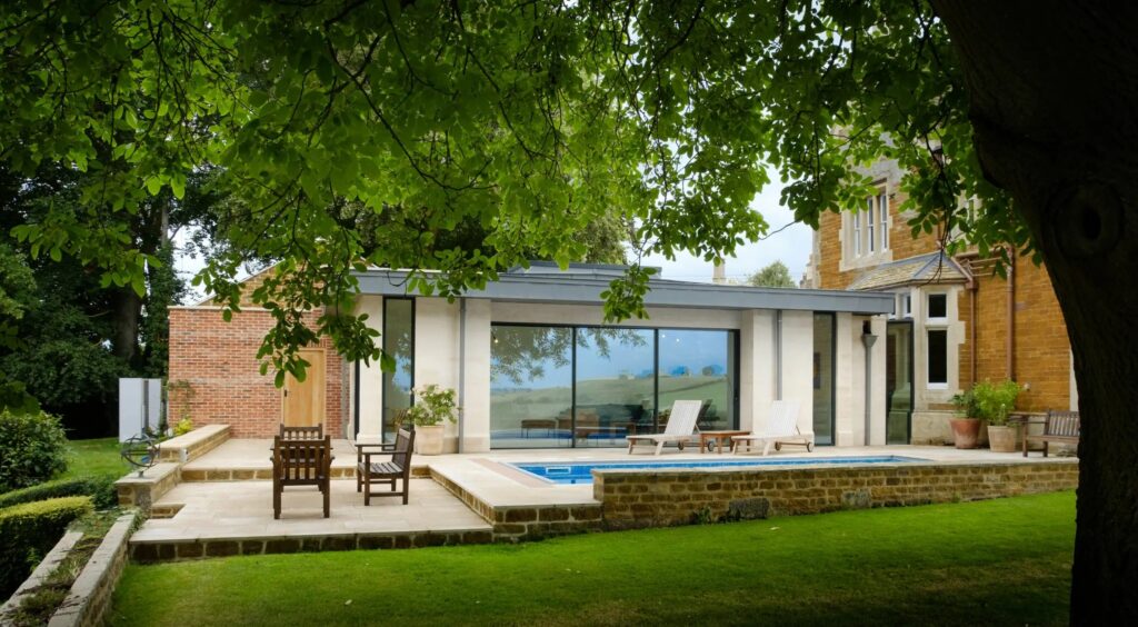 Dry House with sliding glass doors in Oakham scaled