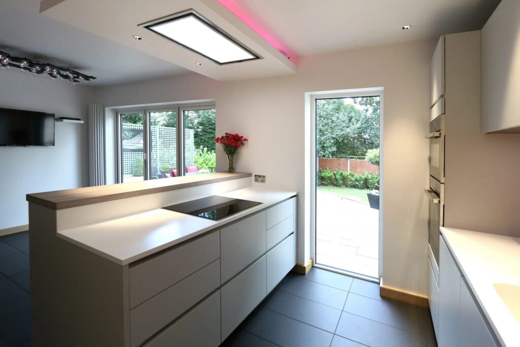 dual colour aluminium bifold door kitchen ridgemount sieger systems 3 scaled