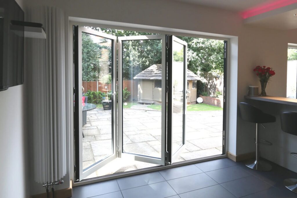 dual colour aluminium bifold door ridgemount sieger systems scaled
