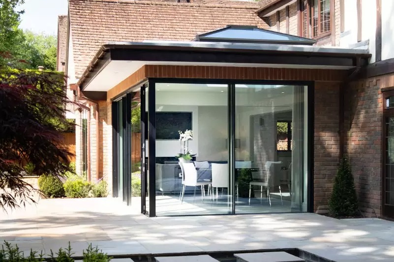 slim framed sliding doors buckinghamshire house.jpg